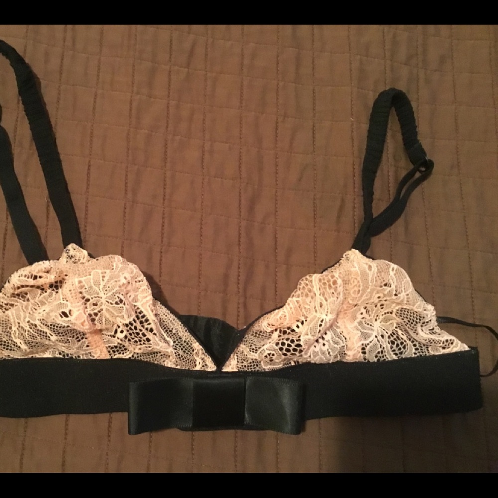 Black and pink Lace Bra size M/L